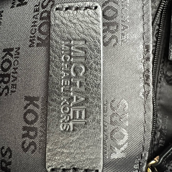MICHAEL KORS EUC BAG - Picture 10 of 11